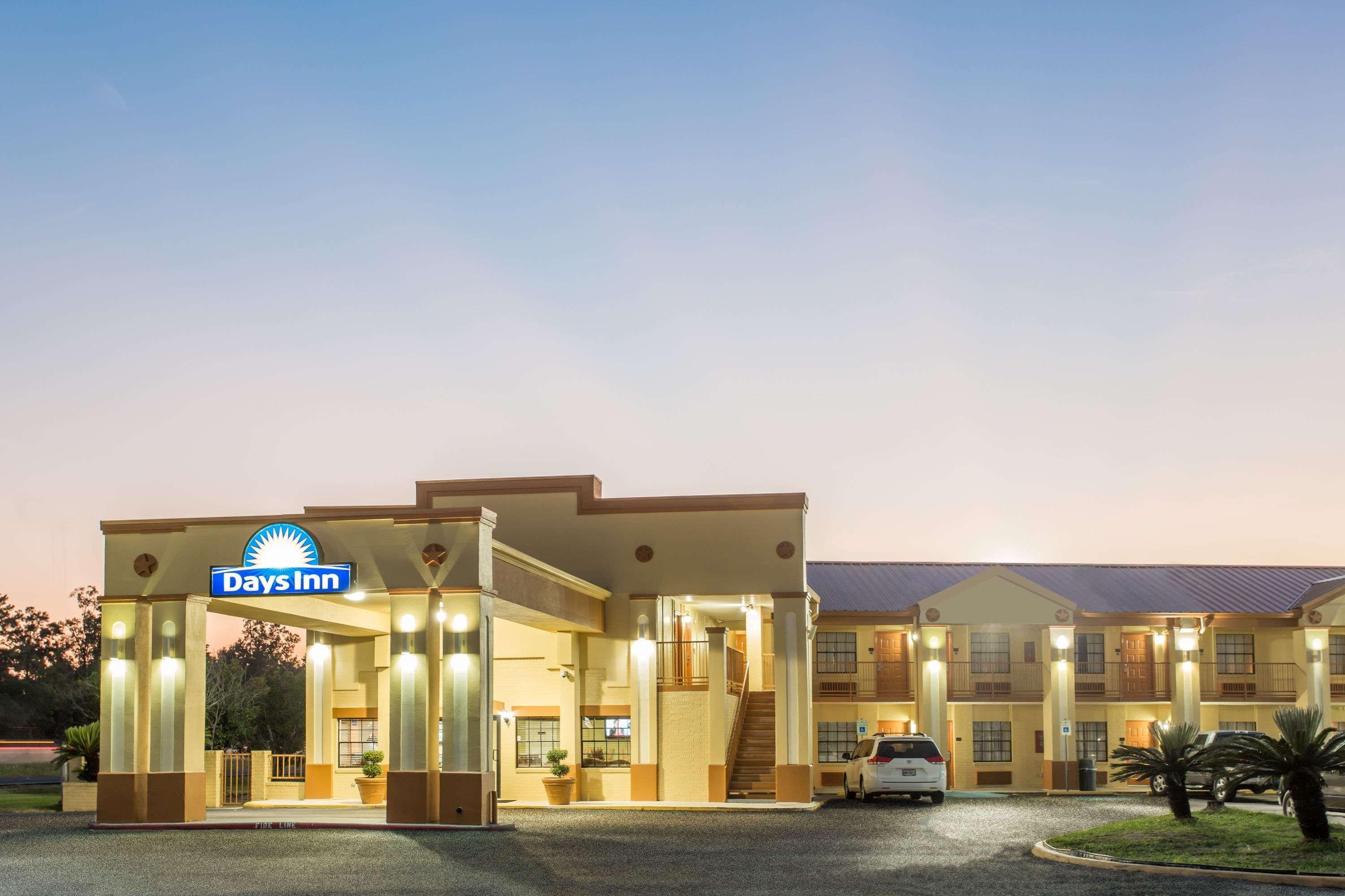 Days Inn By Wyndham Orange Exterior foto
