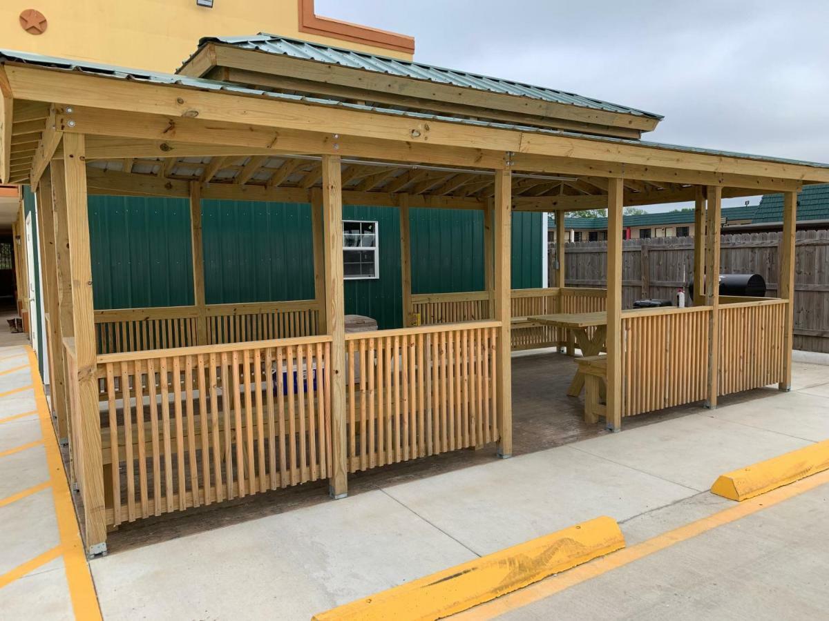Days Inn By Wyndham Orange Exterior foto